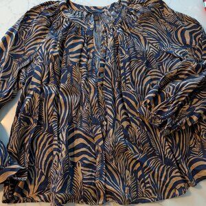 Like new 100% linen navy/gold blouse size M